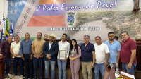 Câmara de Pádua realiza sessão com homenagens a profissionais e instituições de destaque.